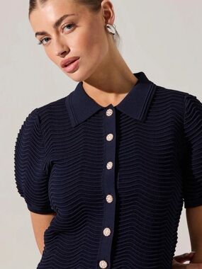 ASTR PERRINE SCALLOPED SHORT SLEEVE CARDIGAN